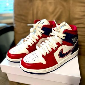 Womens Air Jordan 1 Mid SE